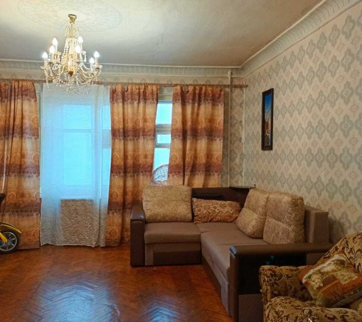 Продаётся 4-комнатная квартира, 122.4 м²