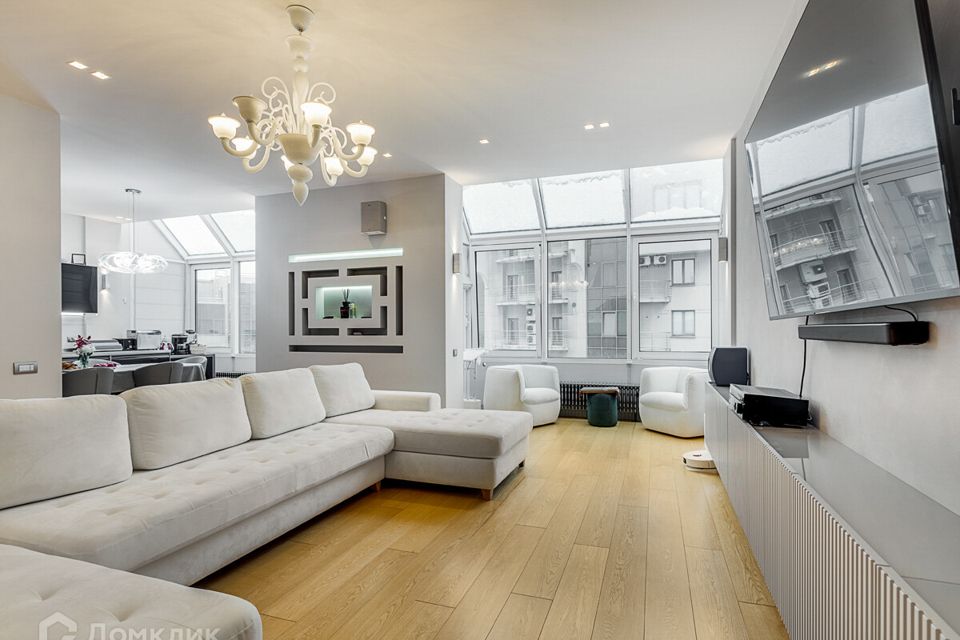 Продаётся 3-комнатная квартира, 167.4 м²