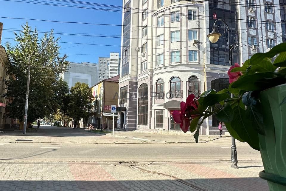 Продаётся 3-комнатная квартира, 106 м²