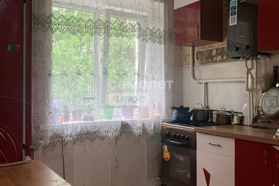 Продаётся 3-комнатная квартира, 56.4 м²