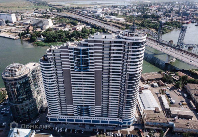 Продаётся 3-комнатная квартира, 109 м²