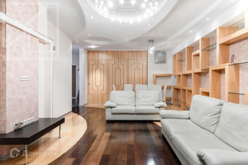 Сдаётся 3-комнатная квартира, 140 м²