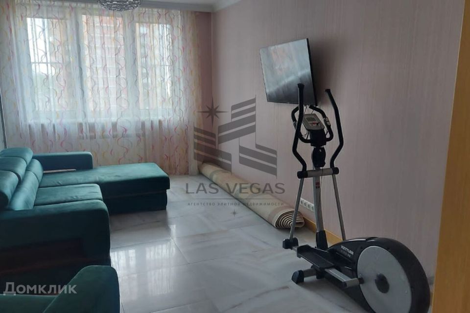 Сдаётся 2-комнатная квартира, 75 м²