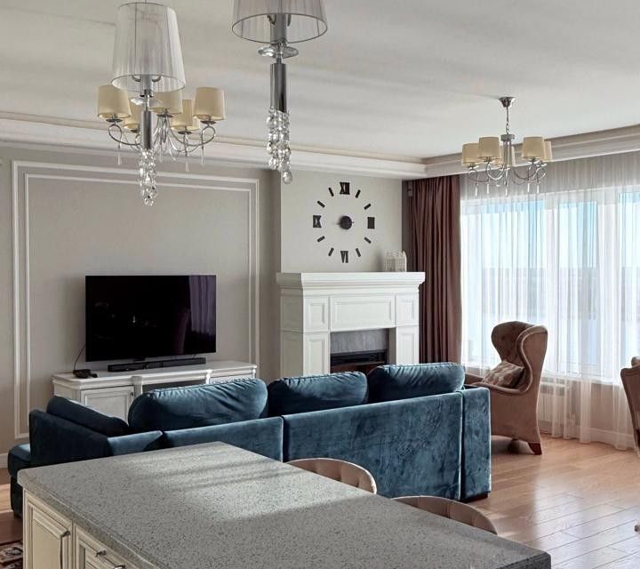 Продаётся 3-комнатная квартира, 107.6 м²