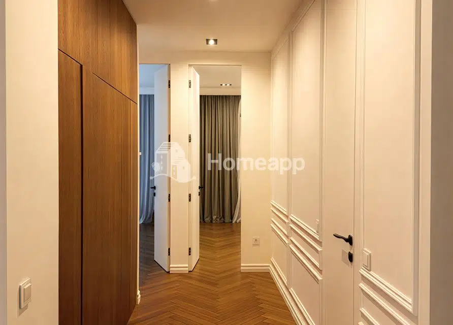 Продаётся 3-комнатная квартира, 109 м²