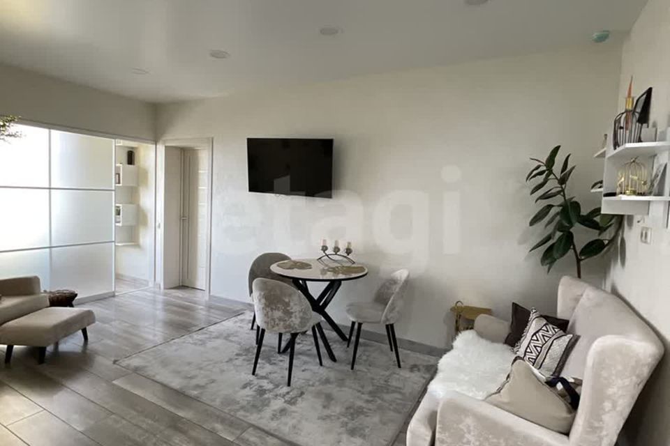 Продаётся 2-комнатная квартира, 67.6 м²