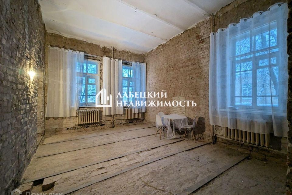 Продаётся 5-комнатная квартира, 128 м²