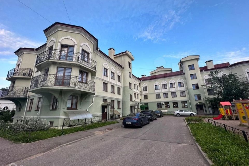 Продаётся 2-комнатная квартира, 67.3 м²