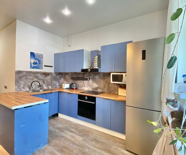 Продаётся 3-комнатная квартира, 122.5 м²