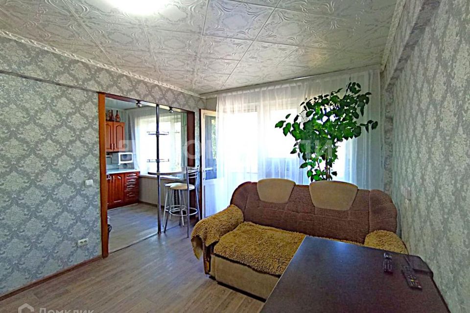 Продаётся 3-комнатная квартира, 57.7 м²