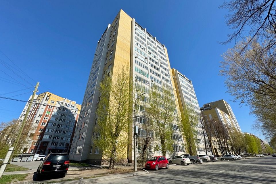 Продаётся 3-комнатная квартира, 108.5 м²