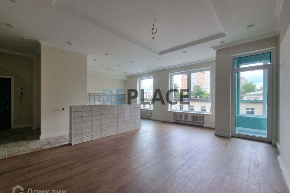Продаётся 3-комнатная квартира, 106 м²