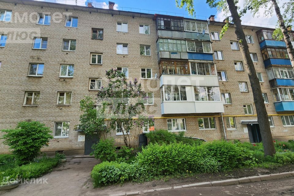 Продаётся 4-комнатная квартира, 61.3 м²