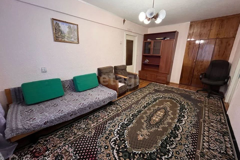 Продаётся 4-комнатная квартира, 59 м²