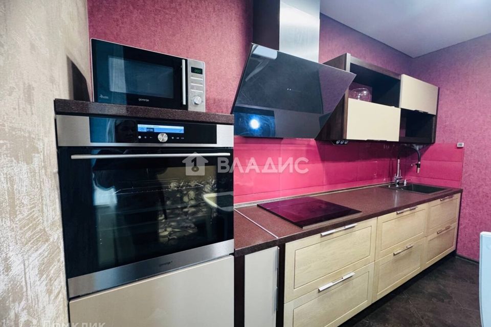 Продаётся 1-комнатная квартира, 42 м²