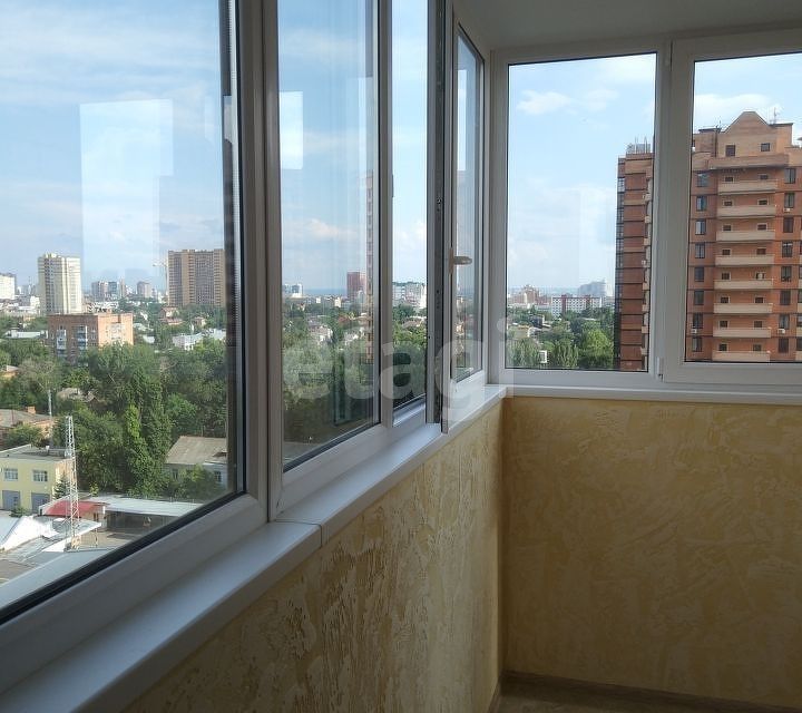 Продаётся 1-комнатная квартира, 43.2 м²