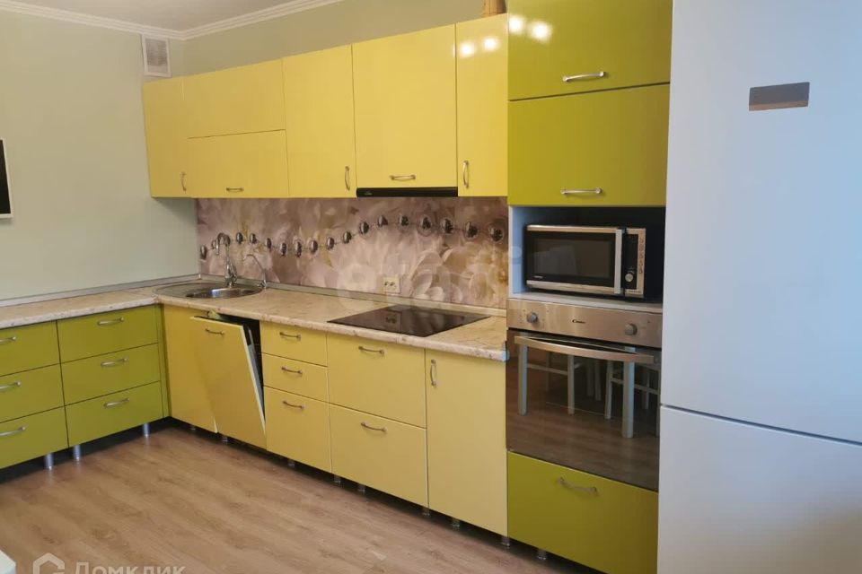 Сдаётся 3-комнатная квартира, 87 м²
