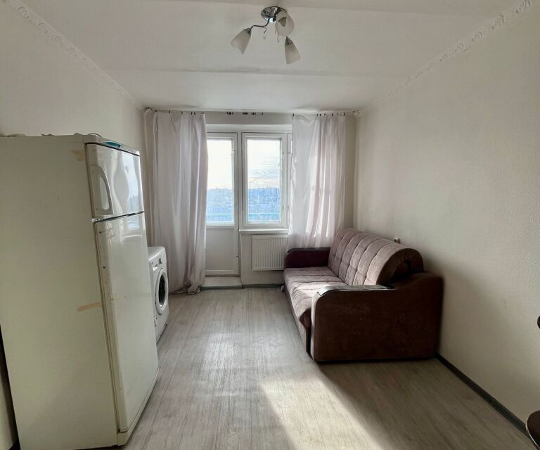 Продаётся комната в 5-комн. квартире, 12.8 м²