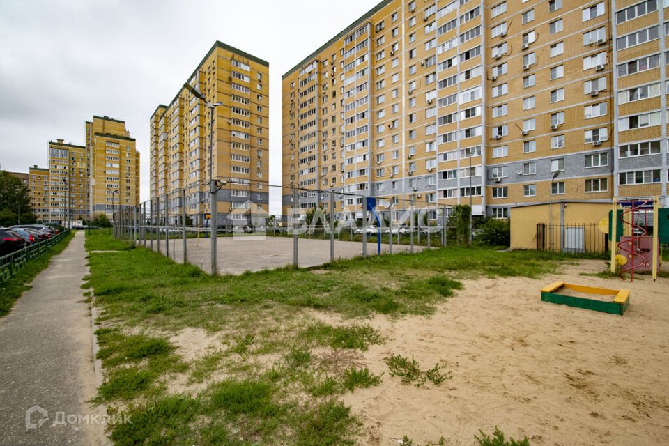 Продаётся 1-комнатная квартира, 42.2 м²