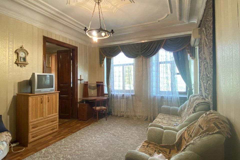 Продаётся комната в 2-комн. квартире, 33 м²