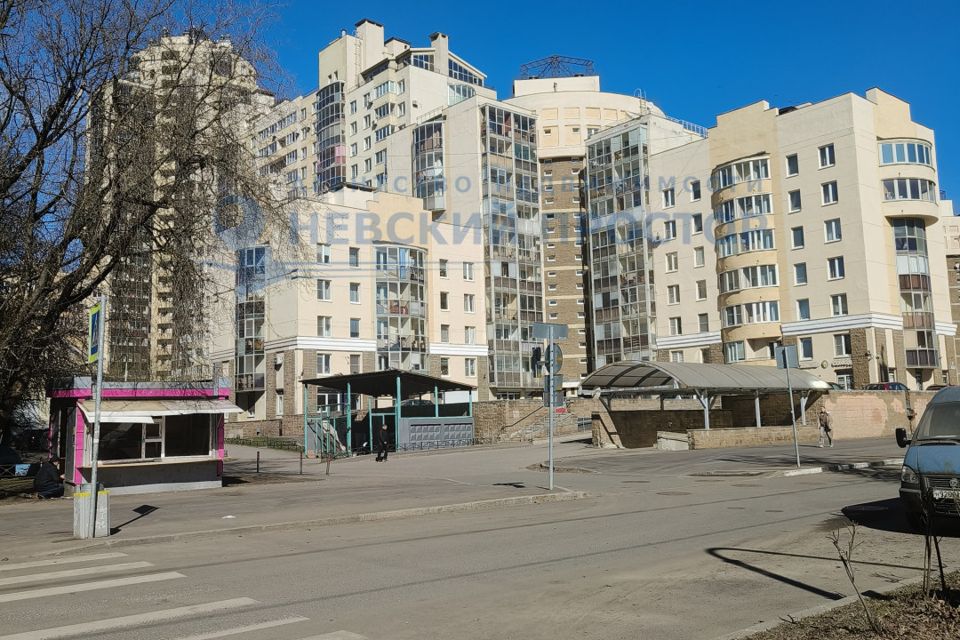 Продаётся 3-комнатная квартира, 111.2 м²