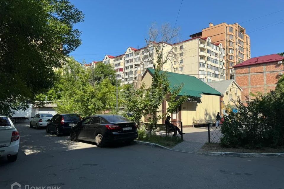 Продаётся 4-комнатная квартира, 60 м²