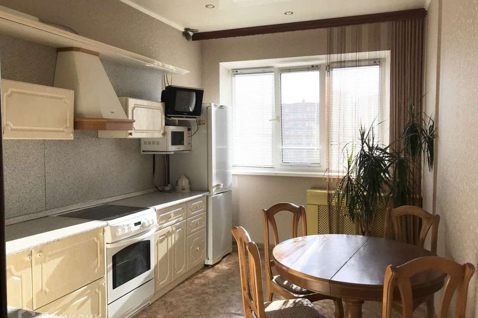 Сдаётся 1-комнатная квартира, 49.5 м²