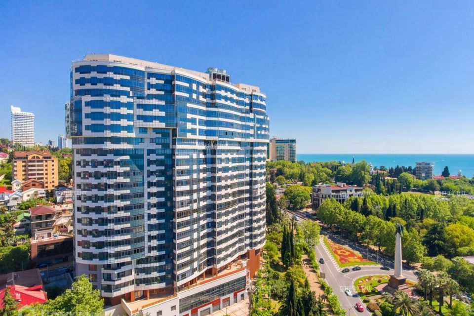 Продаётся 3-комнатная квартира, 177 м²