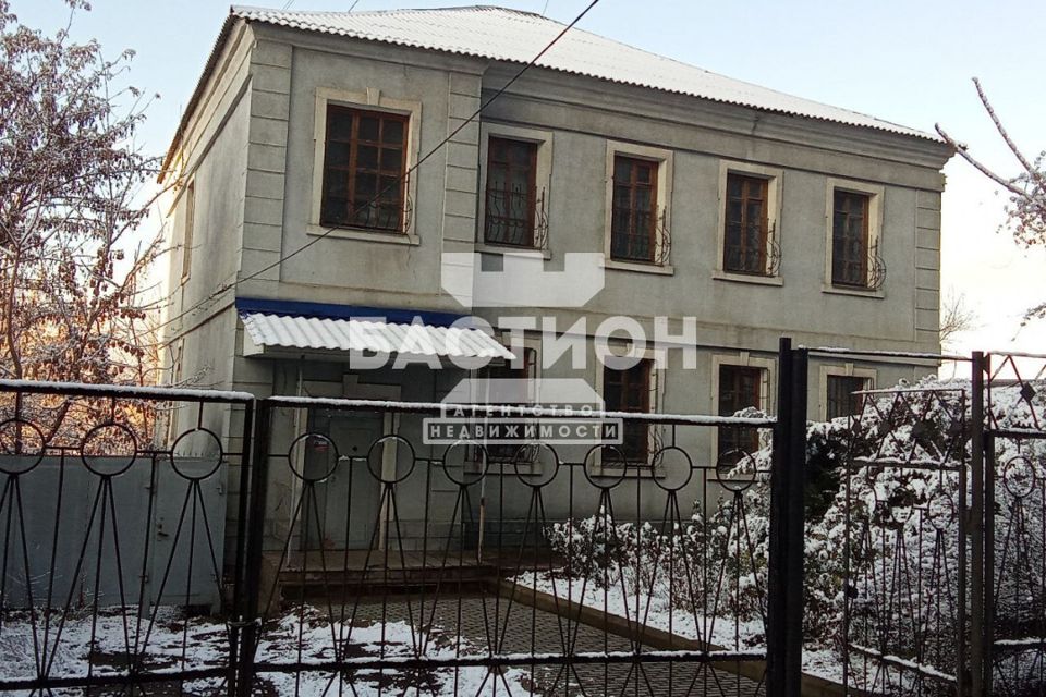 Продаётся 2-этажный дом, 400 м²