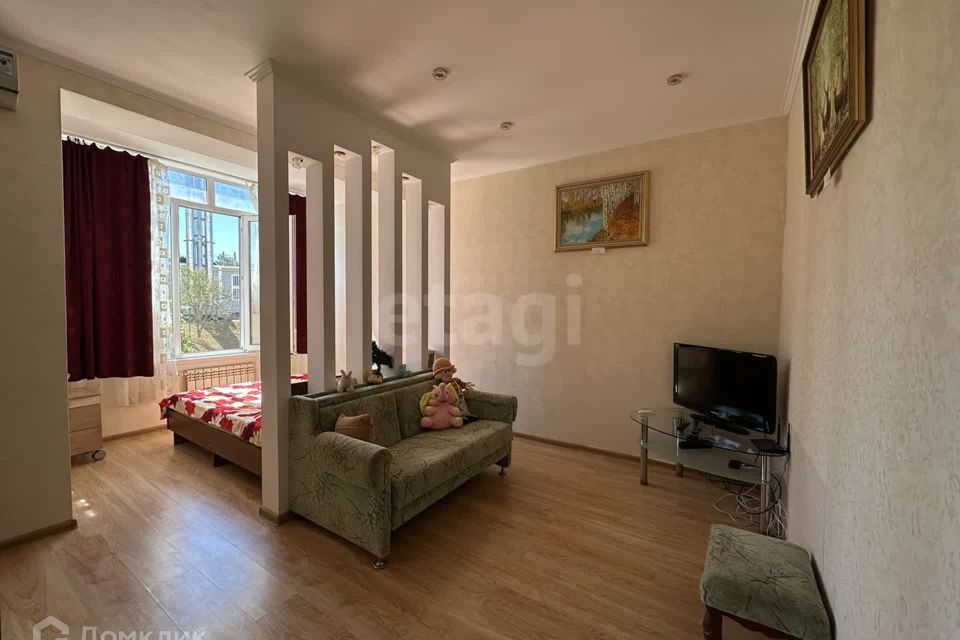 Продаётся 1-комнатная квартира, 45.1 м²
