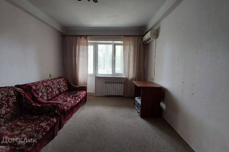 Продаётся 3-комнатная квартира, 48.8 м²