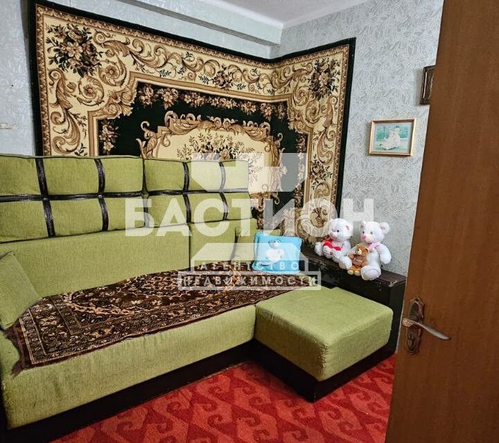 Продаётся 3-комнатная квартира, 40.7 м²