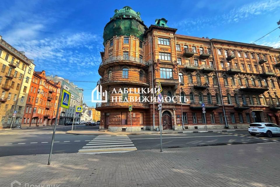 Продаётся 3 комнаты в 5-комн. квартире, 13.4 м²