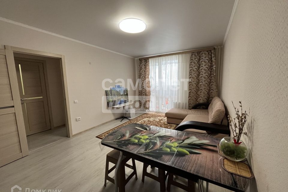 Продаётся 1-комнатная квартира, 42.2 м²