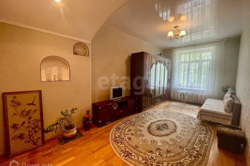 Продаётся 2-комнатная квартира, 69.3 м²