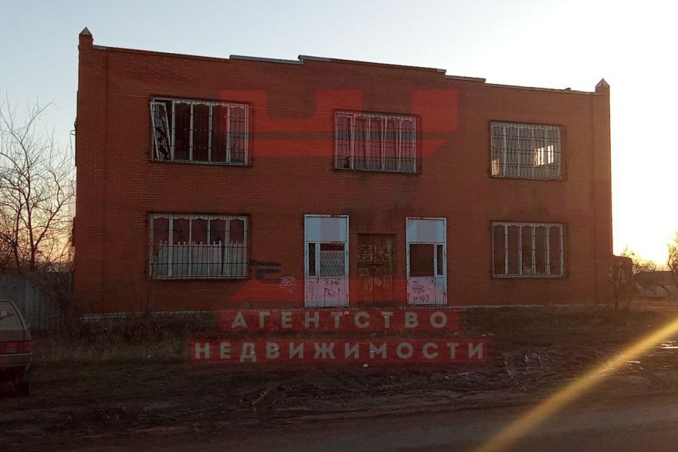 Продаётся 2-этажный дом, 900 м²