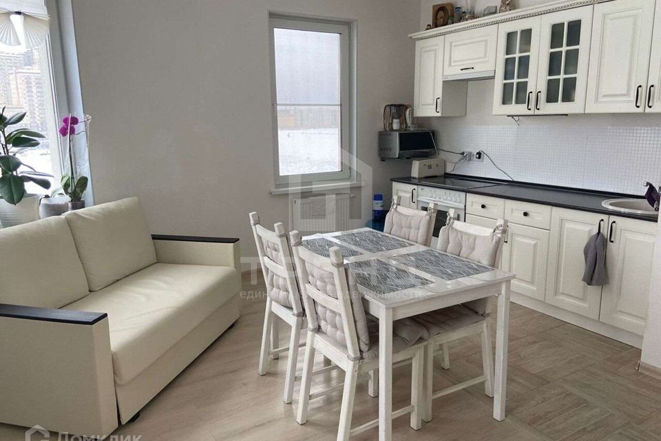 Продаётся 2-комнатная квартира, 62.2 м²