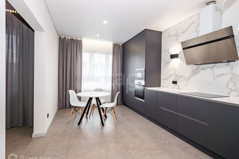 Продаётся 3-комнатная квартира, 118.2 м²