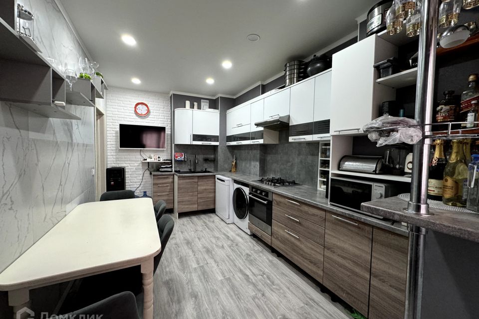 Продаётся 3-комнатная квартира, 74.4 м²