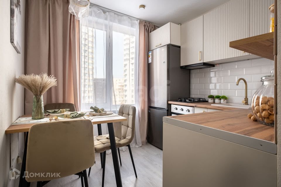 Продаётся 3-комнатная квартира, 48.8 м²
