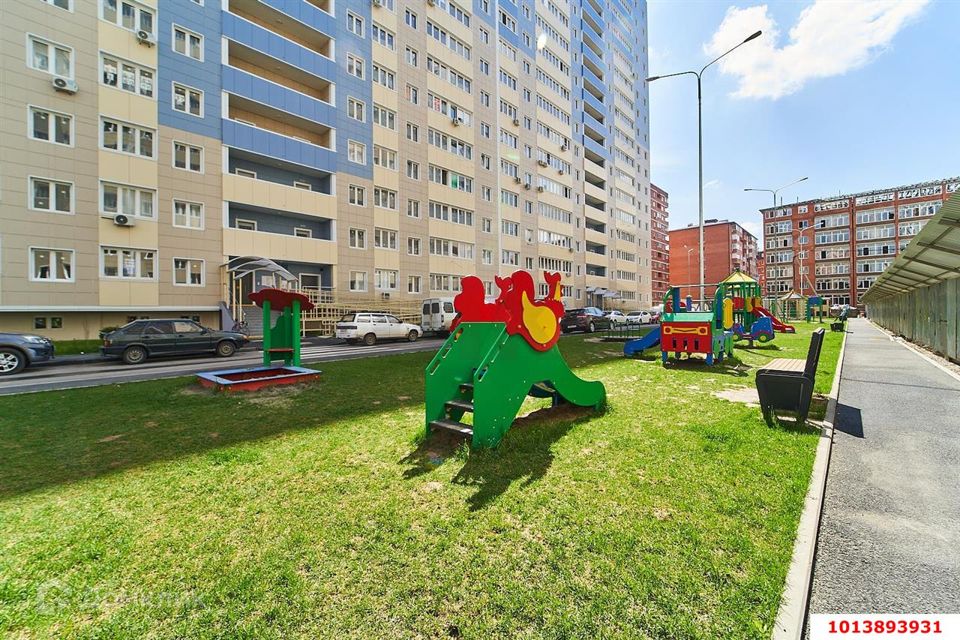 Продаётся 1-комнатная квартира, 37.4 м²