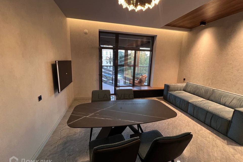 Сдаётся 2-комнатная квартира, 80 м²