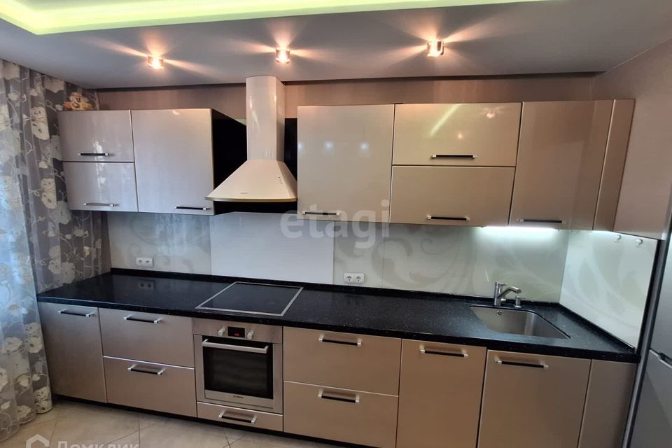 Продаётся 4-комнатная квартира, 87.4 м²