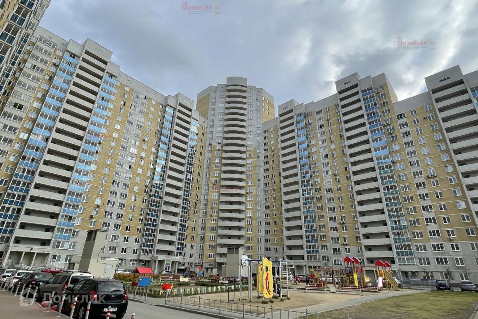 Продаётся 2-комнатная квартира, 56.8 м²