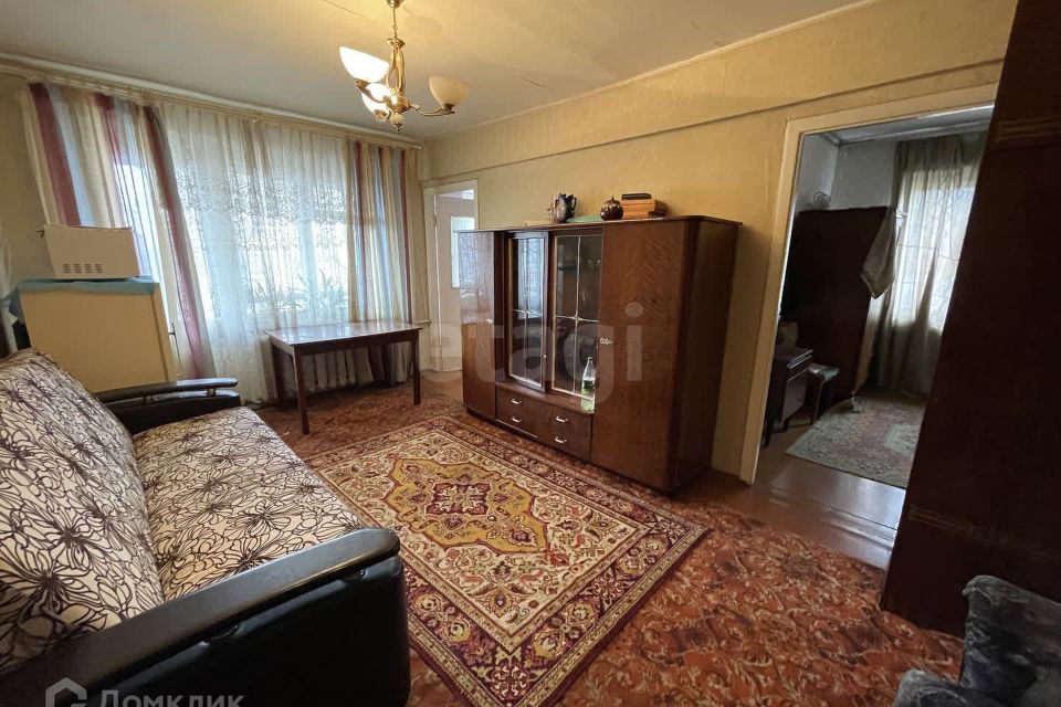 Продаётся 4-комнатная квартира, 57.9 м²