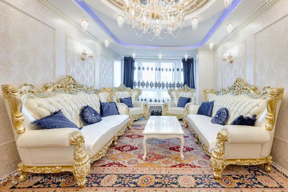 Продаётся 4-комнатная квартира, 132 м²