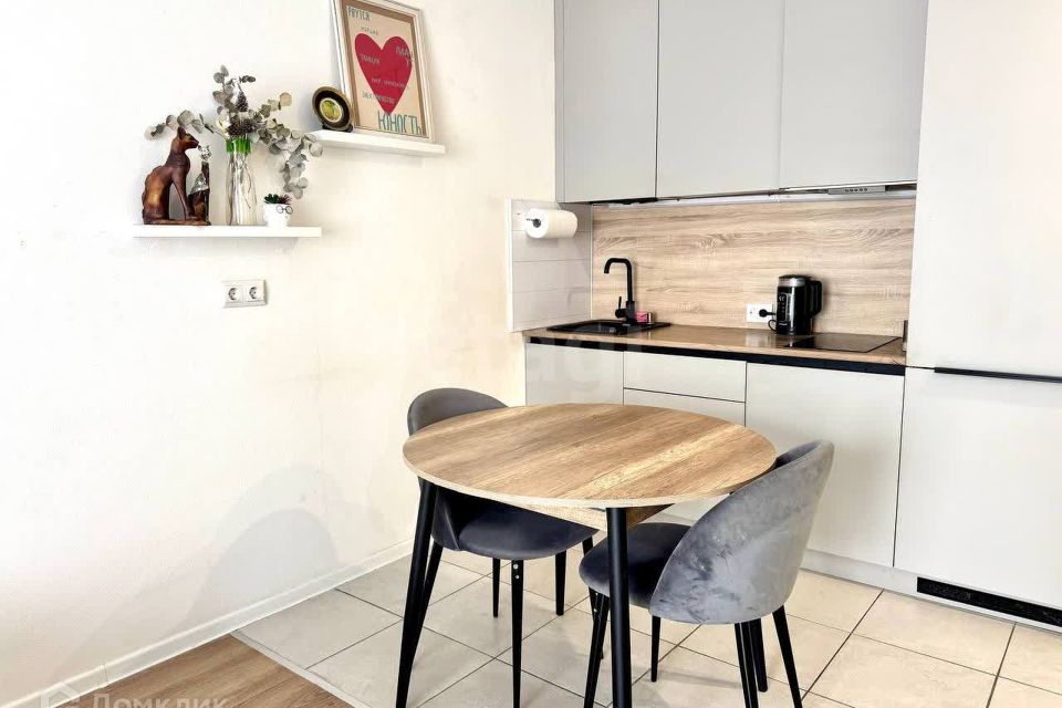 Продаётся 1-комнатная квартира, 37 м²
