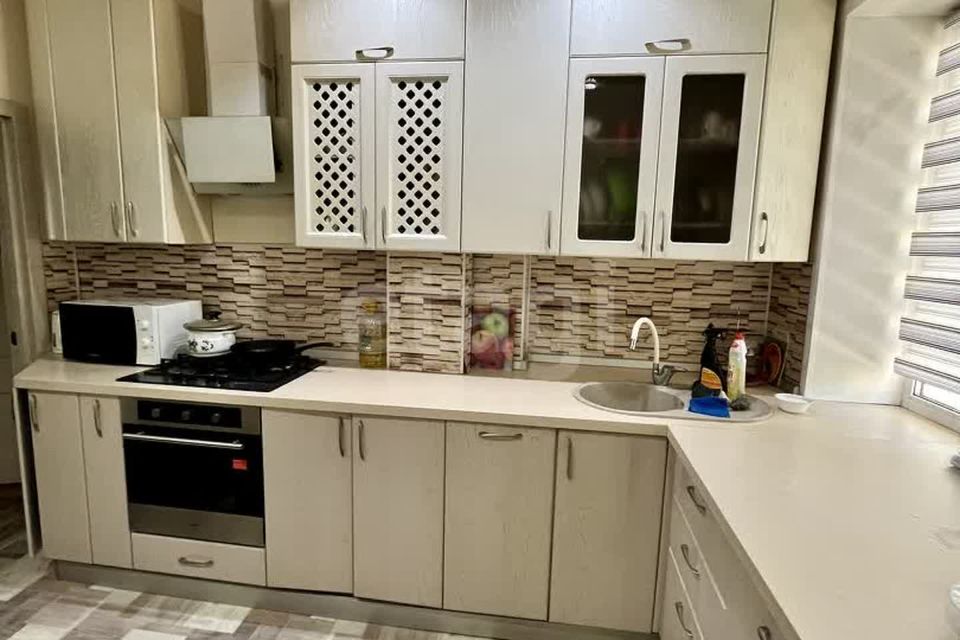 Продаётся 4-комнатная квартира, 92.9 м²