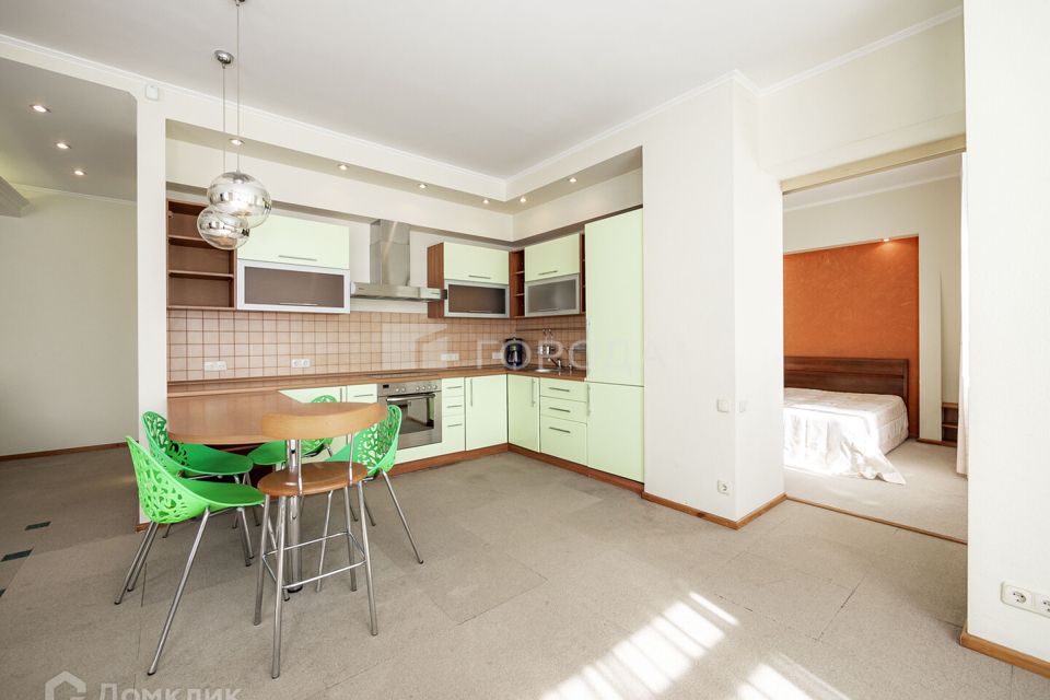Сдаётся 2-комнатная квартира, 112 м²