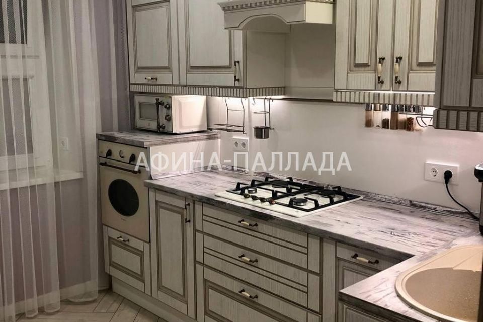 Продаётся 4-комнатная квартира, 82.4 м²
